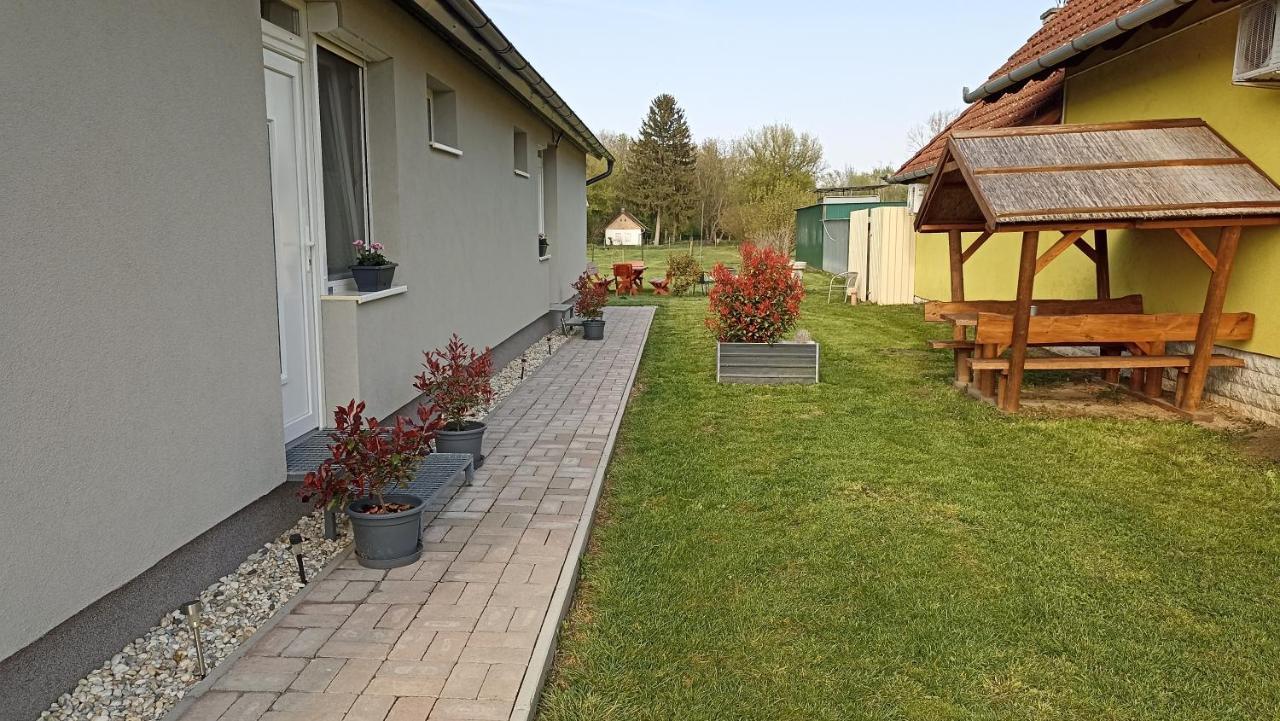 Sueni Apartman Ordacsehi Exterior photo