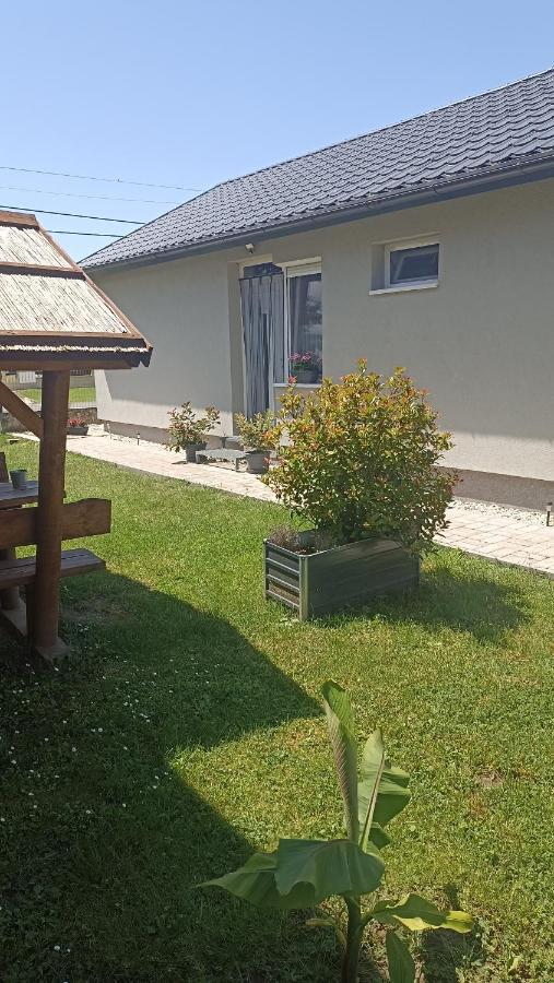 Sueni Apartman Ordacsehi Exterior photo